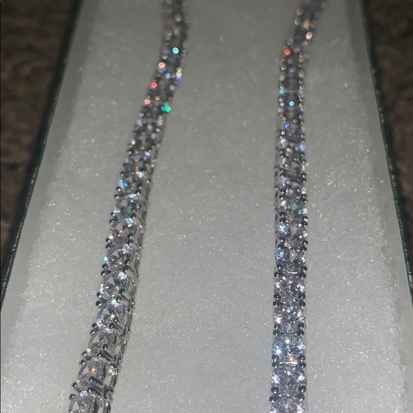 Neckless - Picture 3 of 3